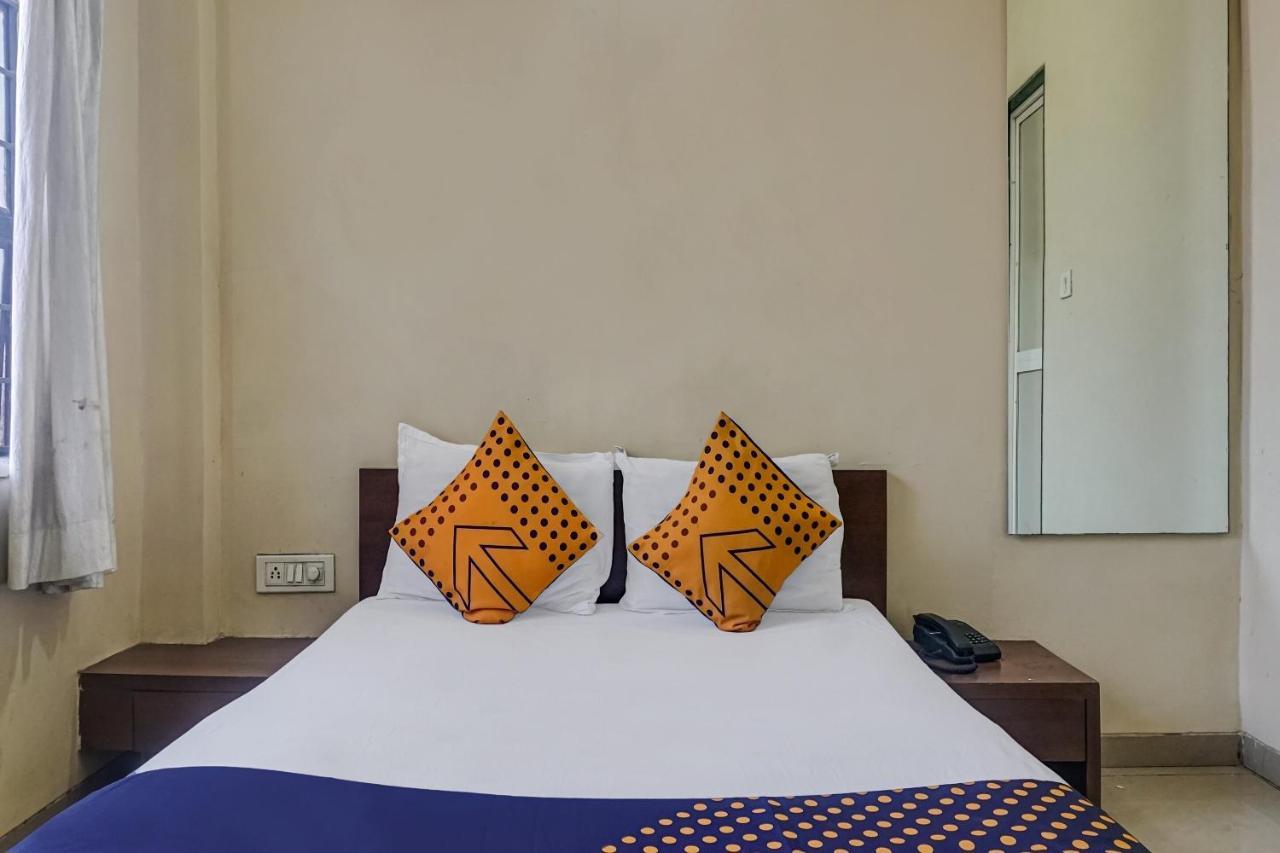 Oyo Flagship 75444 Hotel Kinara Lodging & Boarding Mangvadi Eksteriør billede