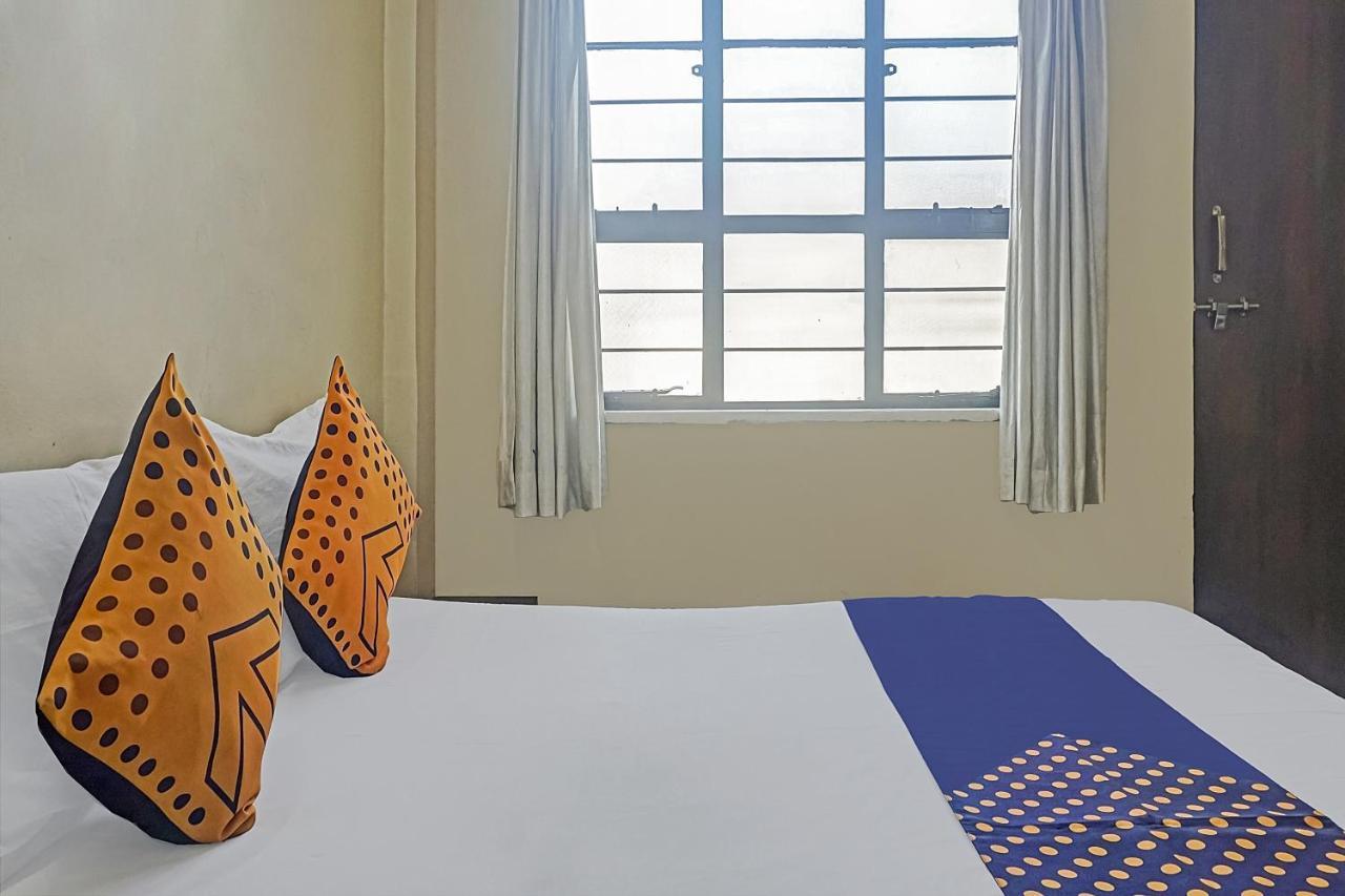 Oyo Flagship 75444 Hotel Kinara Lodging & Boarding Mangvadi Eksteriør billede