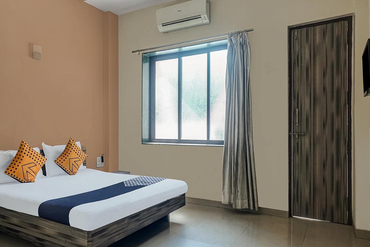 Oyo Flagship 75444 Hotel Kinara Lodging & Boarding Mangvadi Eksteriør billede