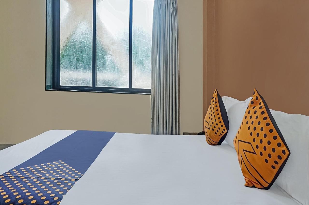 Oyo Flagship 75444 Hotel Kinara Lodging & Boarding Mangvadi Eksteriør billede