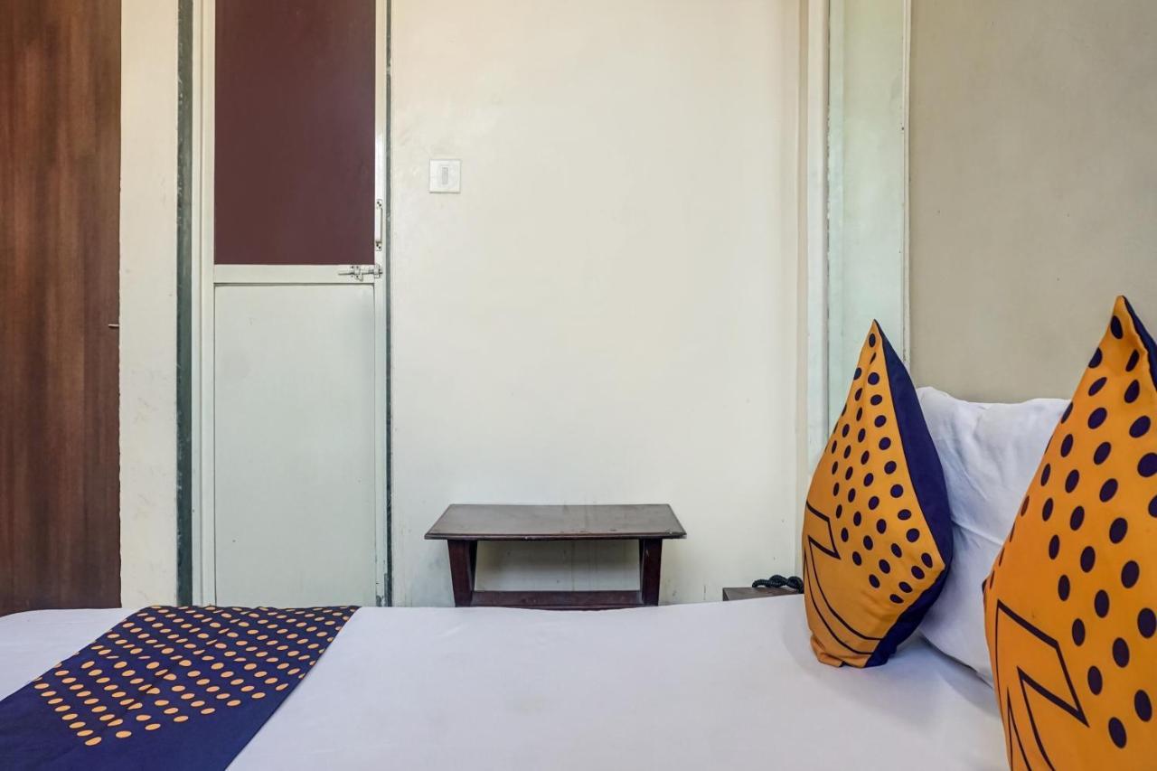 Oyo Flagship 75444 Hotel Kinara Lodging & Boarding Mangvadi Eksteriør billede