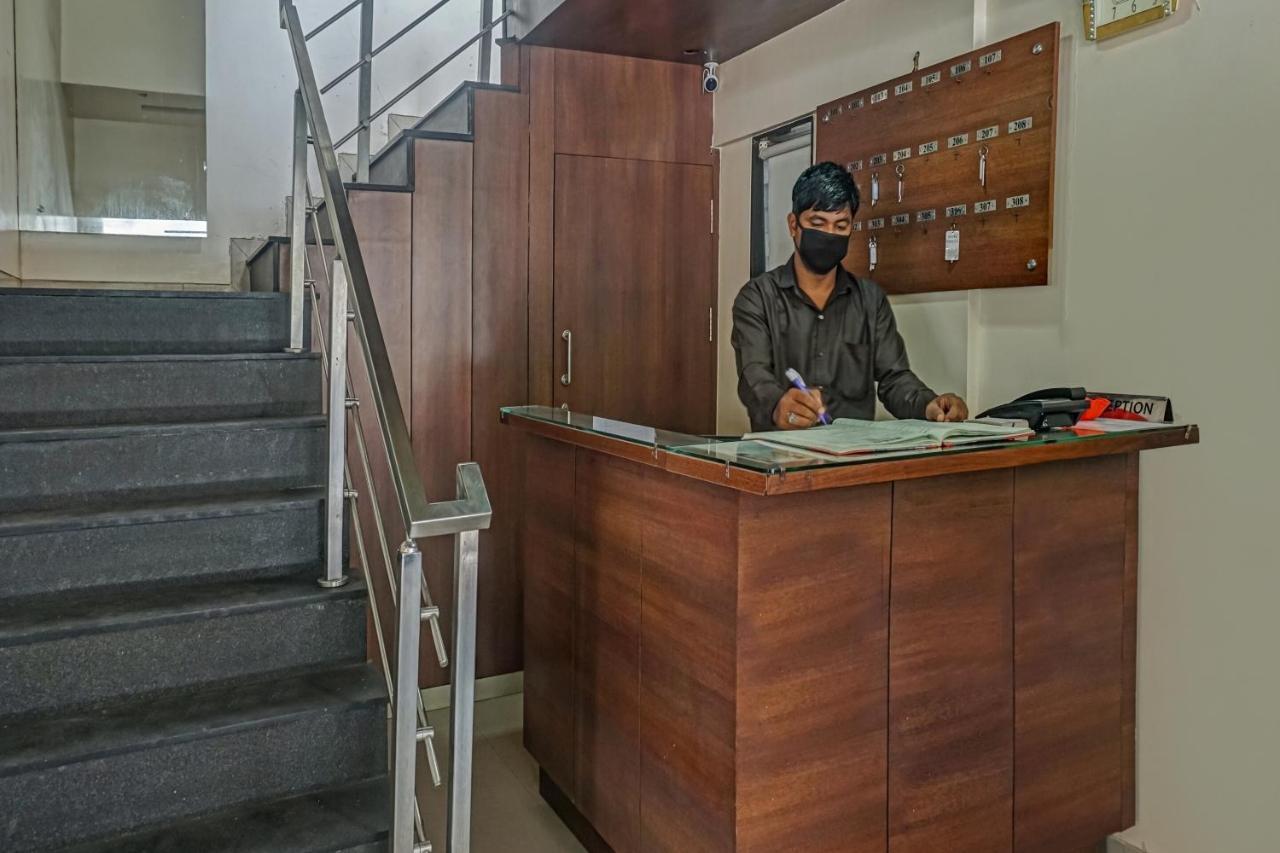 Oyo Flagship 75444 Hotel Kinara Lodging & Boarding Mangvadi Eksteriør billede