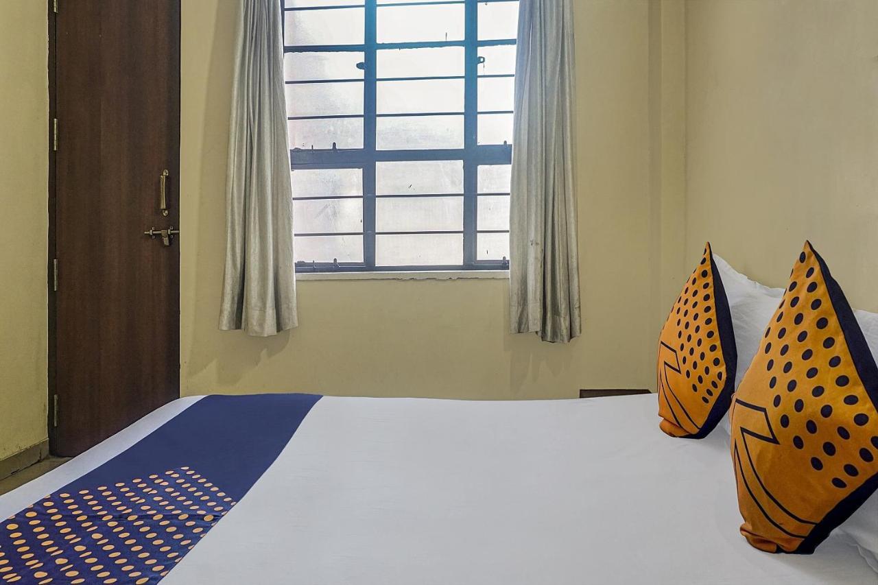 Oyo Flagship 75444 Hotel Kinara Lodging & Boarding Mangvadi Eksteriør billede
