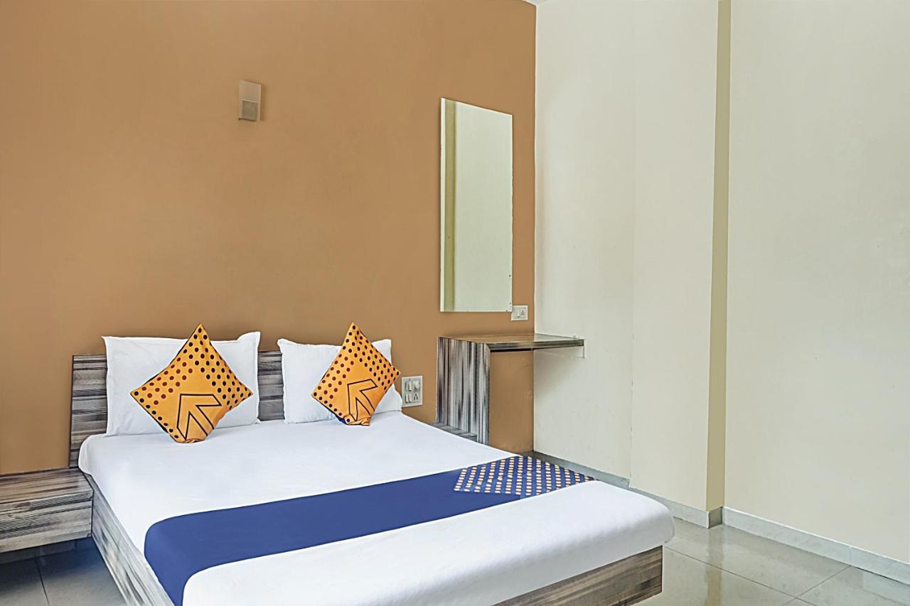 Oyo Flagship 75444 Hotel Kinara Lodging & Boarding Mangvadi Eksteriør billede
